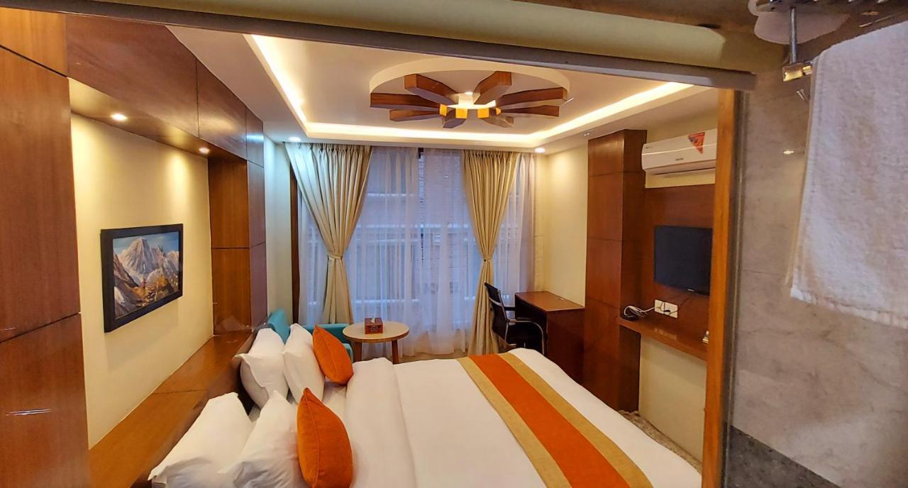 Hotel Yakroo Manang Kathmandu Exterior photo