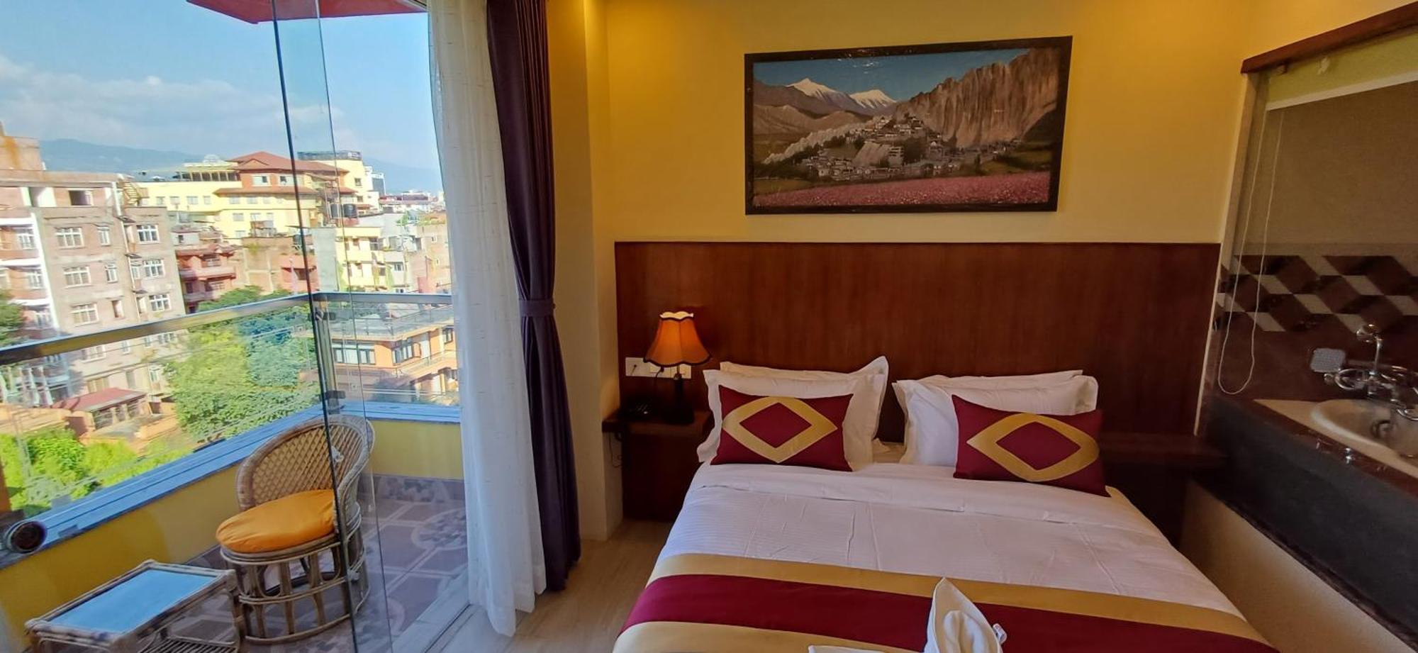 Hotel Yakroo Manang Kathmandu Exterior photo